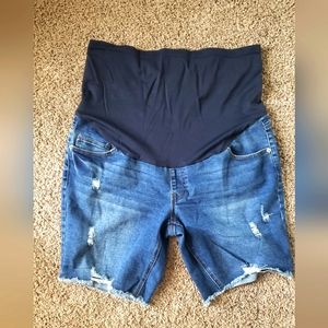 Time and Tru Maternity Shorts